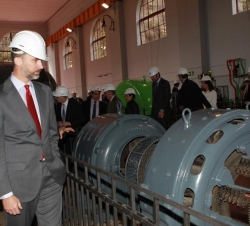 Su Alteza Real el Príncipe de Asturias y de Girona durante su visita a las instalaciones de la Central Hidroeléctrica de Capdella